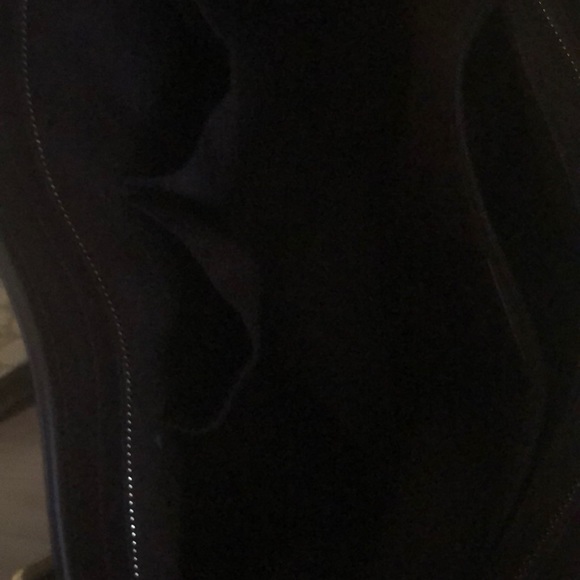 Gucci EUC Tote Handbag comes with crossbody strap - Picture 5 of 7